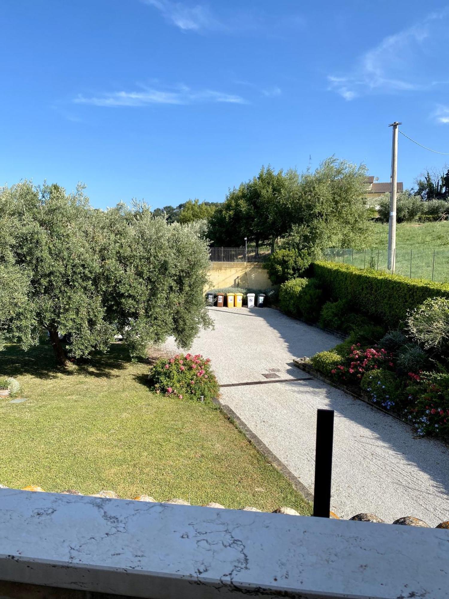 Cumana Blu Apartments Campofilone Exteriör bild